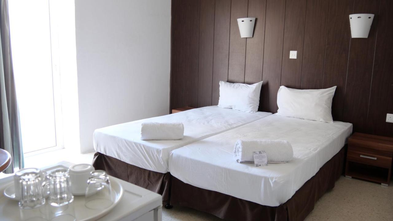 Sunstone Boutique Guest House Buġibba Екстериор снимка