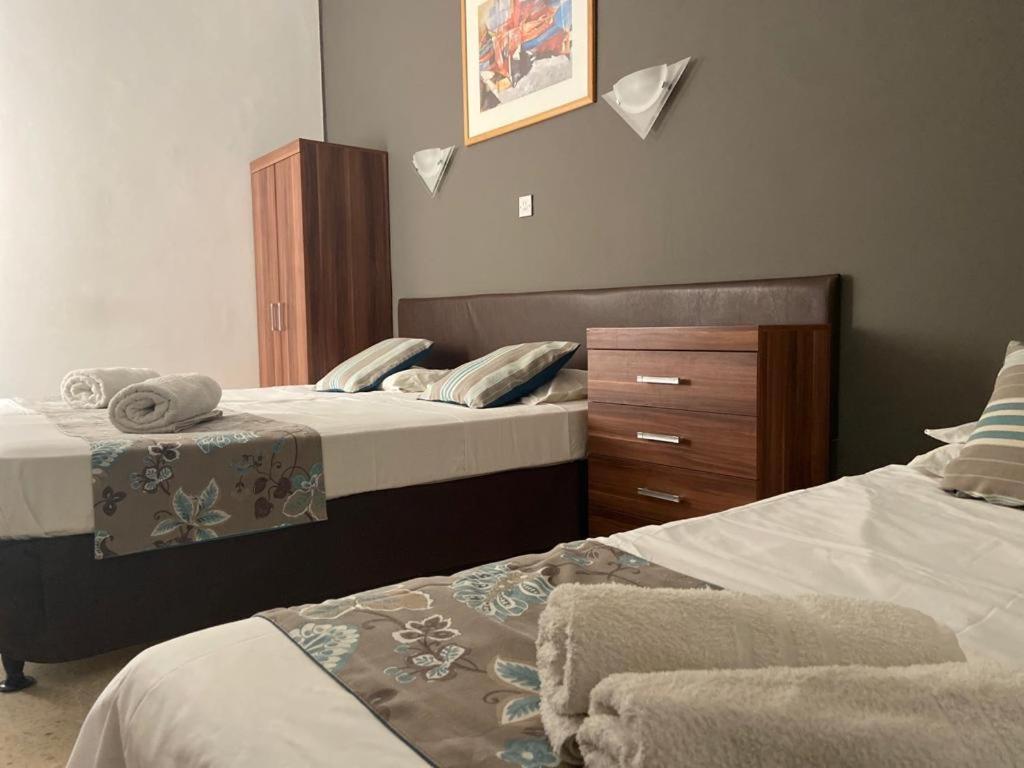 Sunstone Boutique Guest House Buġibba Екстериор снимка