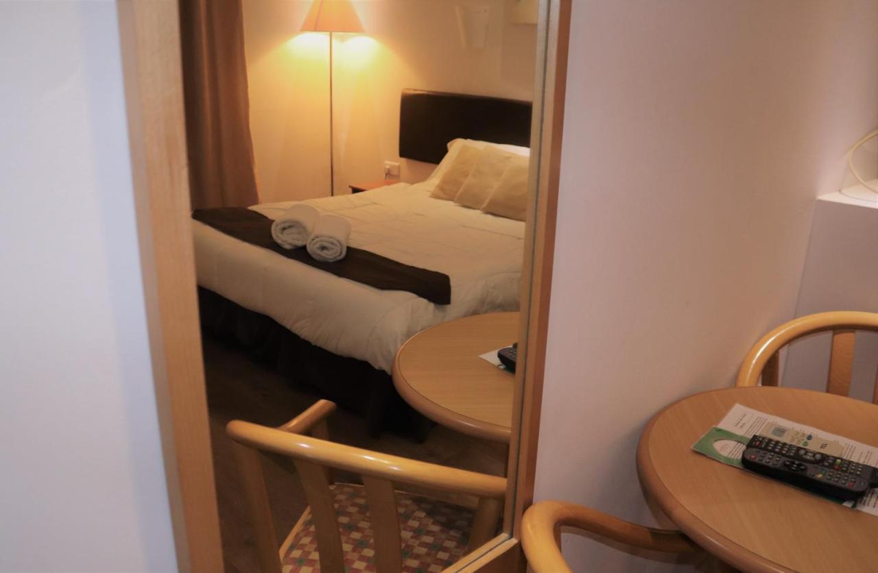 Sunstone Boutique Guest House Buġibba Екстериор снимка