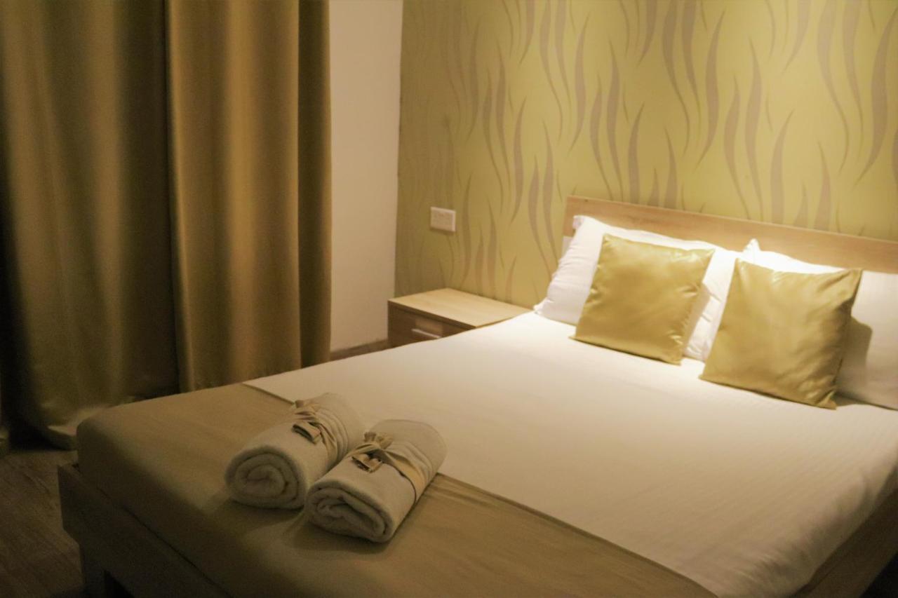 Sunstone Boutique Guest House Buġibba Екстериор снимка