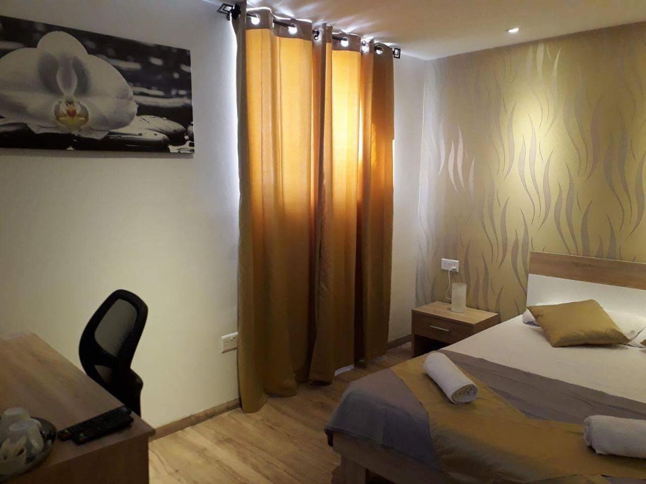 Sunstone Boutique Guest House Buġibba Екстериор снимка