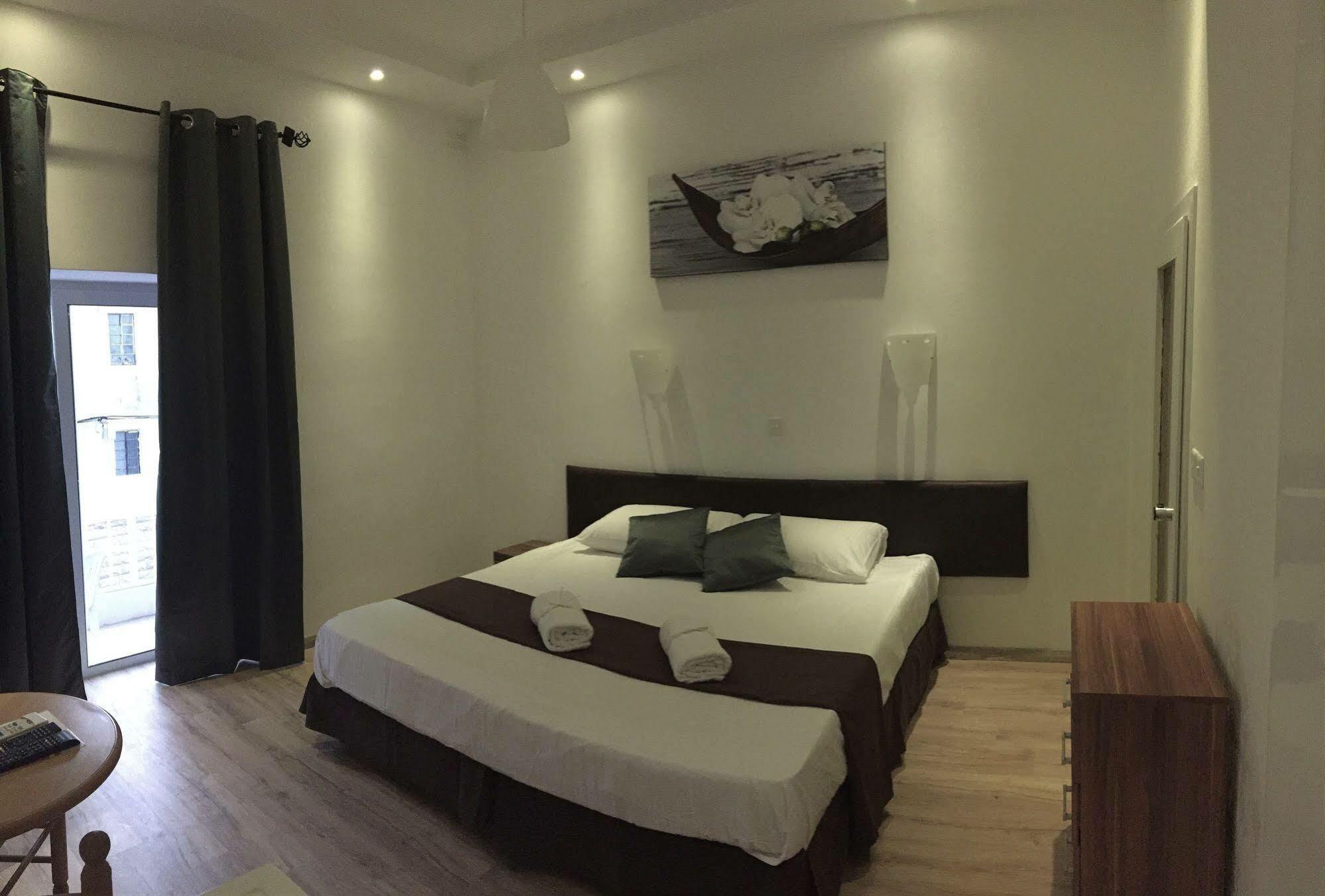 Sunstone Boutique Guest House Buġibba Екстериор снимка
