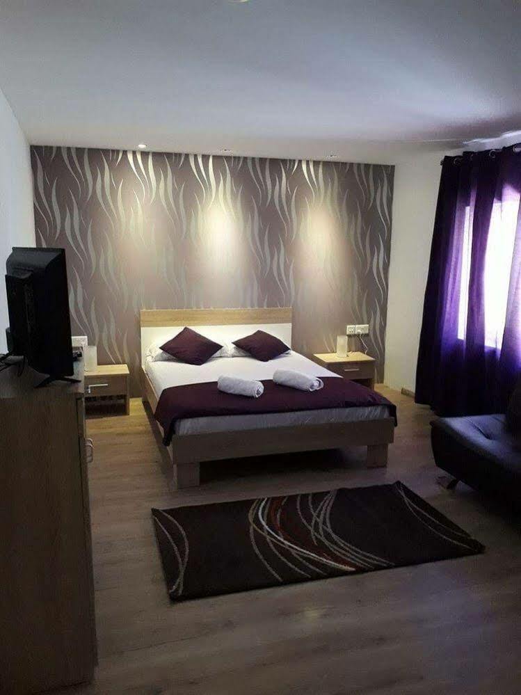 Sunstone Boutique Guest House Buġibba Екстериор снимка