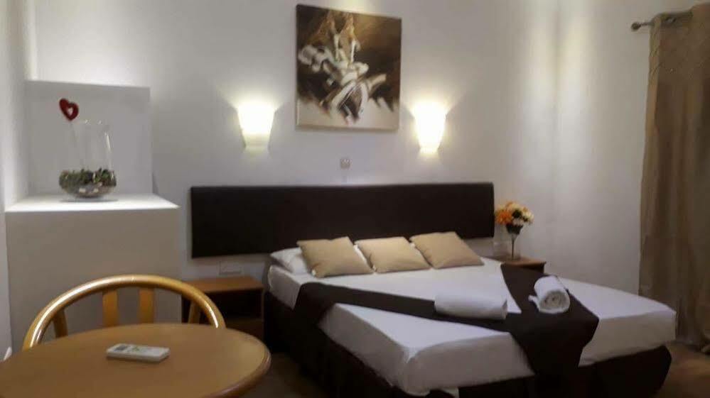 Sunstone Boutique Guest House Buġibba Екстериор снимка