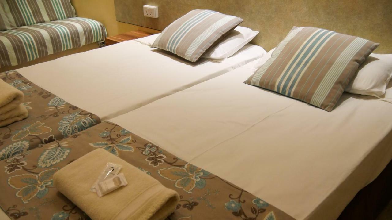 Sunstone Boutique Guest House Buġibba Екстериор снимка